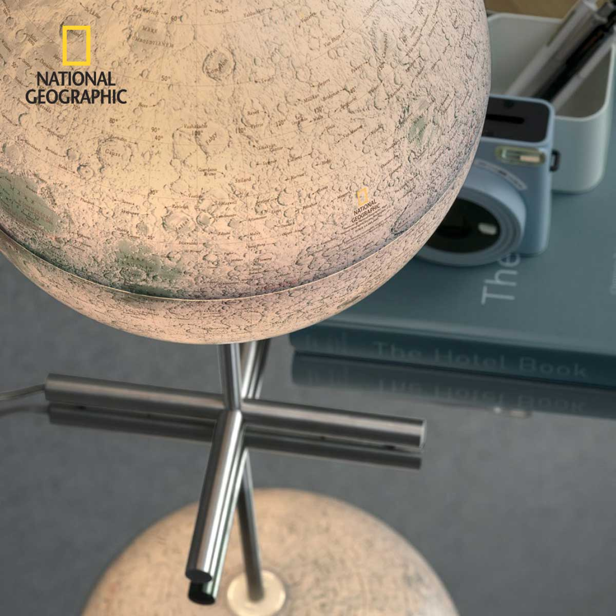 Design-Leuchtglobus National Geographic Moon Posh
